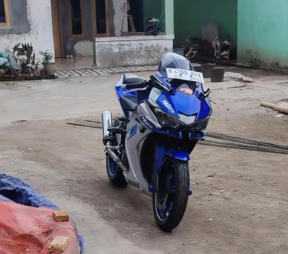 r25 biru silver 2016
