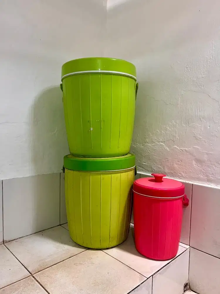 Ember Besar, Tempat Sampah besar, dll