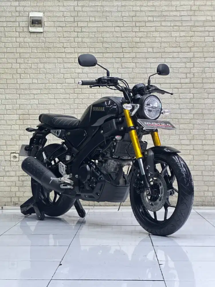WARNA FAVORIT‼️YAMAHA XSR 155 TH 2023 MULUS ODO 15RB ASLI RONY MUSTIKA