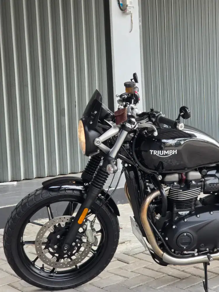 Moge Classic Triumph Street Twin 900 th 2021 km2rb Like New Siap Gas