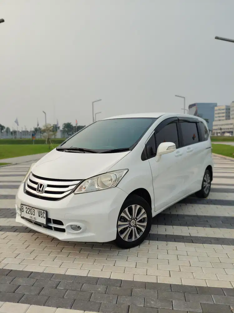 Honda Freed 2015 Bensin
