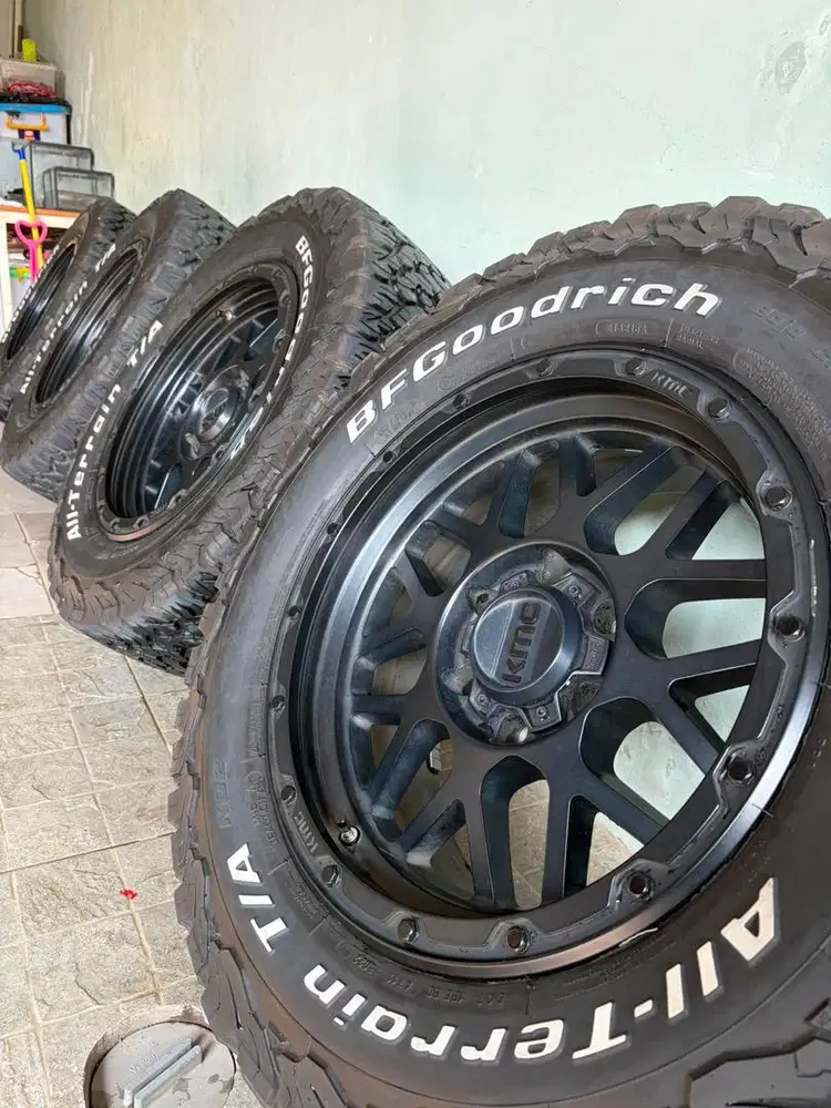 Ban BF good rich & Velg KMC