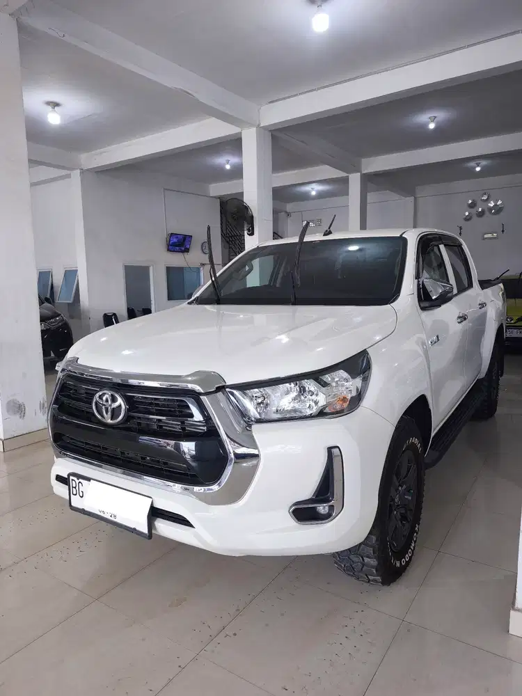 Toyota Hilux DC 4x4 MT 2.4 MT 2023
