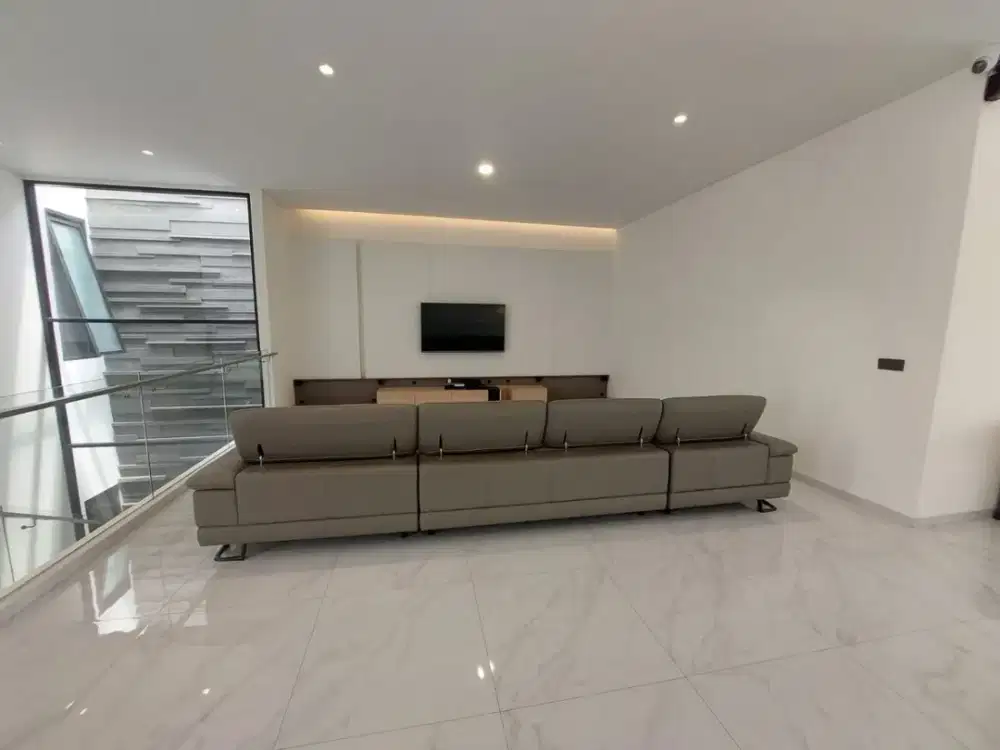 Jual Cepat Rumah Luxury Purbasari 5+1 KT Full Furnished SHM