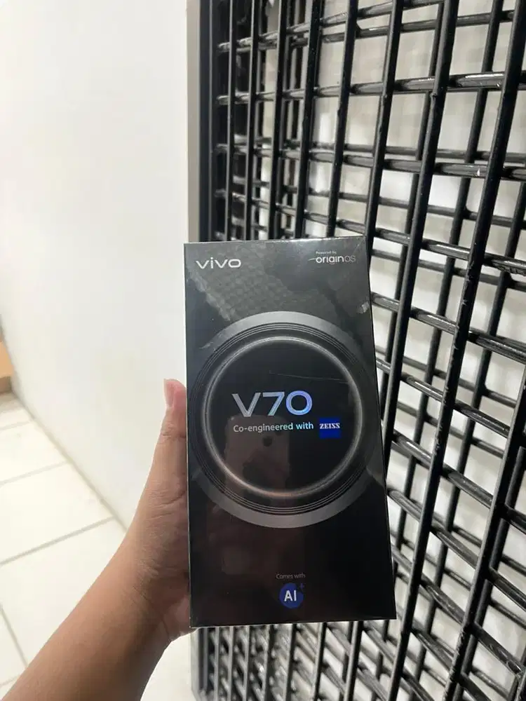 VIVO V70 FREE UPGRADE 12/256GB
