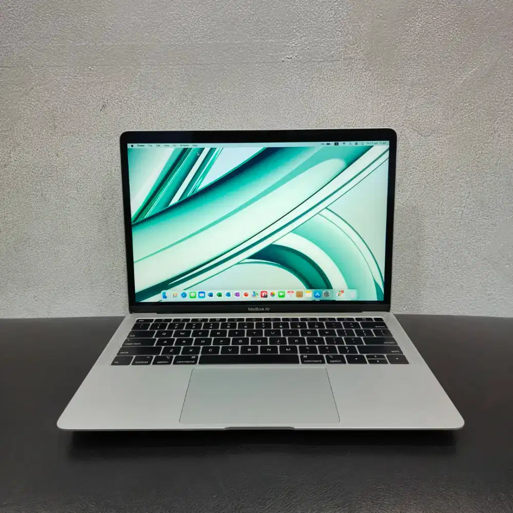 Macbook Air 13 inch 2019 Core i5 - 1,6GHz RAM 8GB SSD 128GB ( Second )