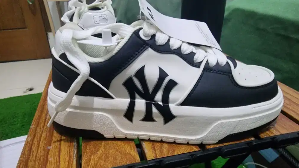 Sepatu MLB size 37