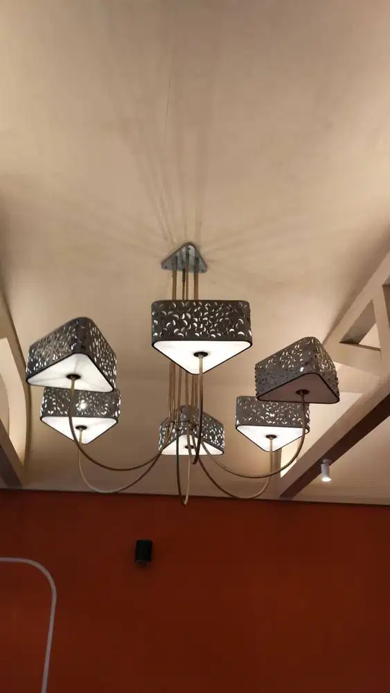 Lampu Gantung Chandelier Modern 6 Arm Laser Cut