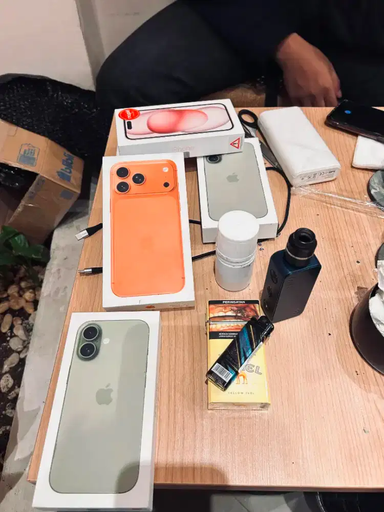 iPhone 17 promax 512 cosmic orange