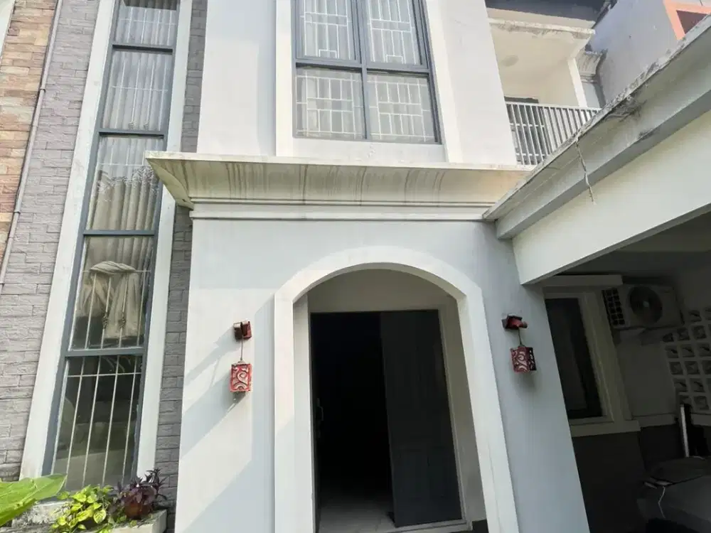 Dijual Rumah Strategis Cantik Terawat 2 Lantai Hadap Selatan Dalam Cluster Dekat Global Jaya School di Bintaro Tangsel Rr-17248