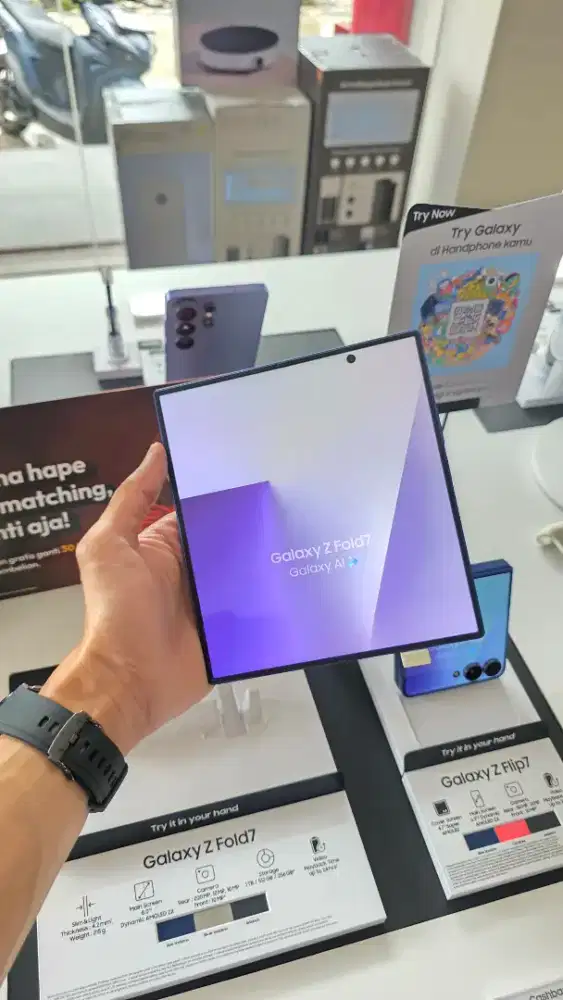 Samsunng galaxy z fold 7 free buds