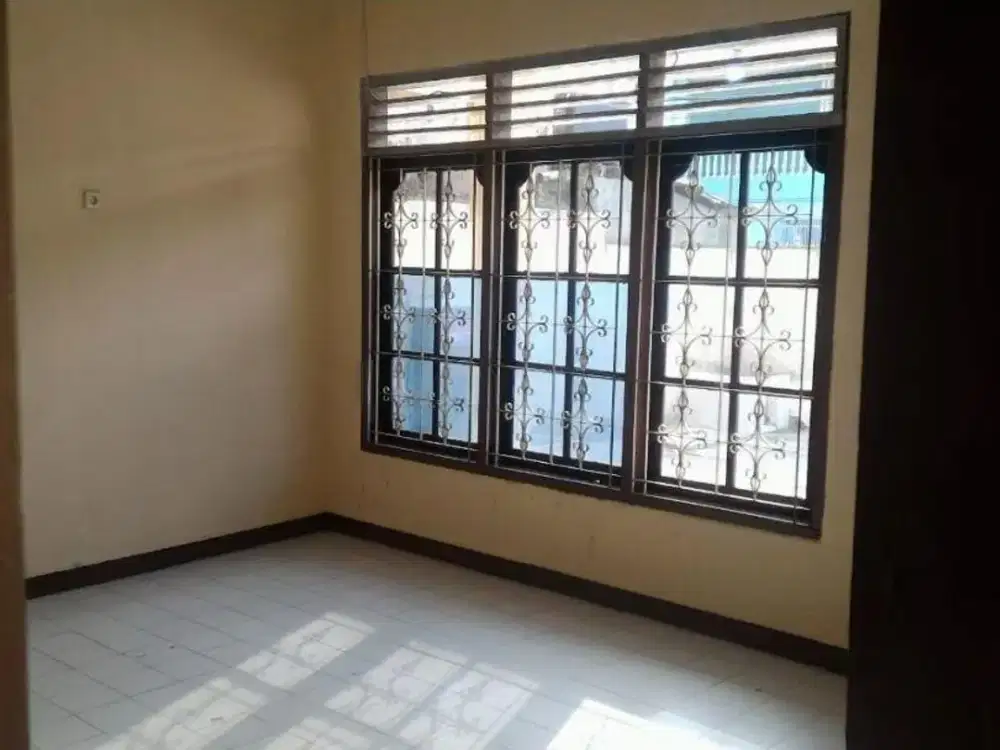 Dijual : Rumah Lokasi Strategis Harga di Bawah NJOP Jakarta Pusat