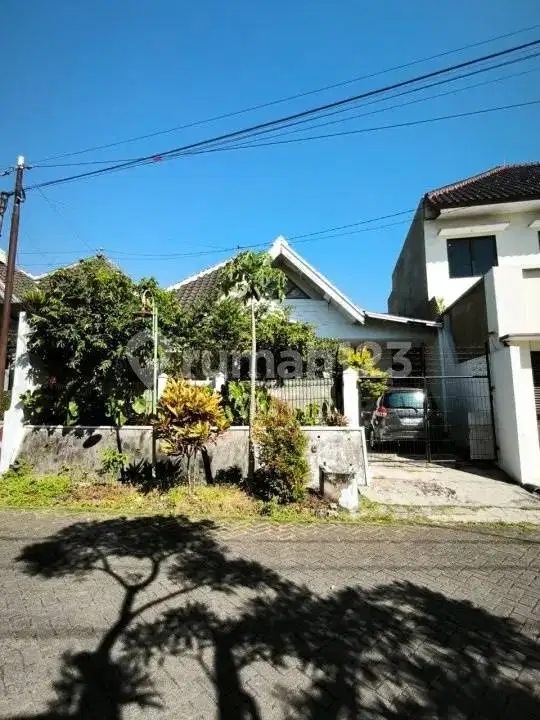 JUAL RUMAH LOKASI STRATEGIS, COCOK UNTUK USAHA DAN KOS2AN