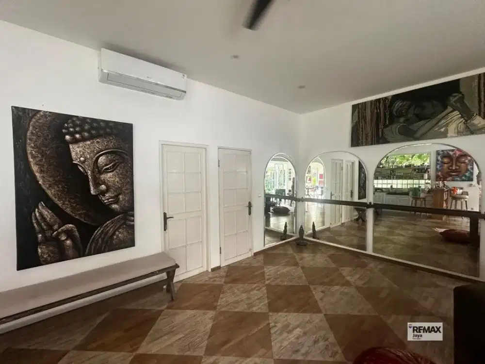 Charming 2Br Villa In Prime Seminyak Walking Distance To Restaurants & Attractions