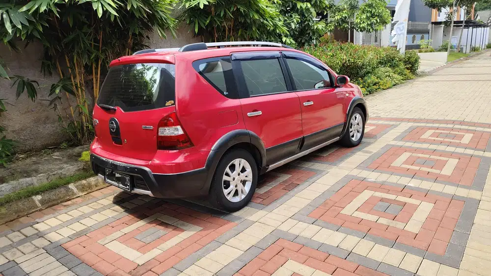 Nissan Livina 2010 Bensin