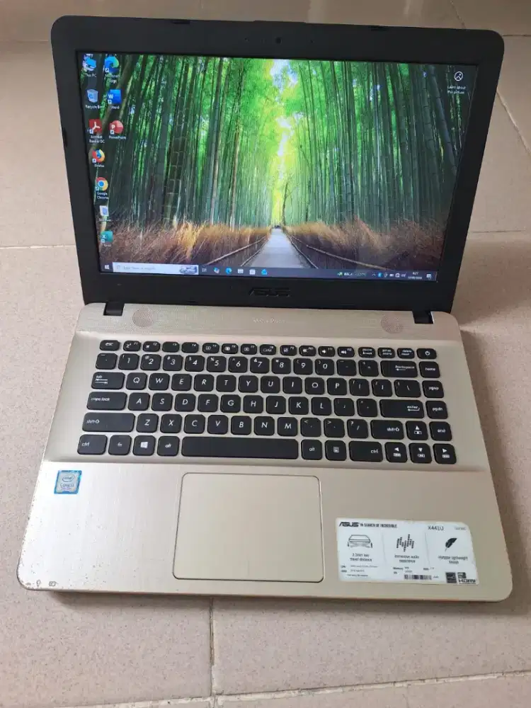 Bismillah dijual laptop Asus core i3 gen 7