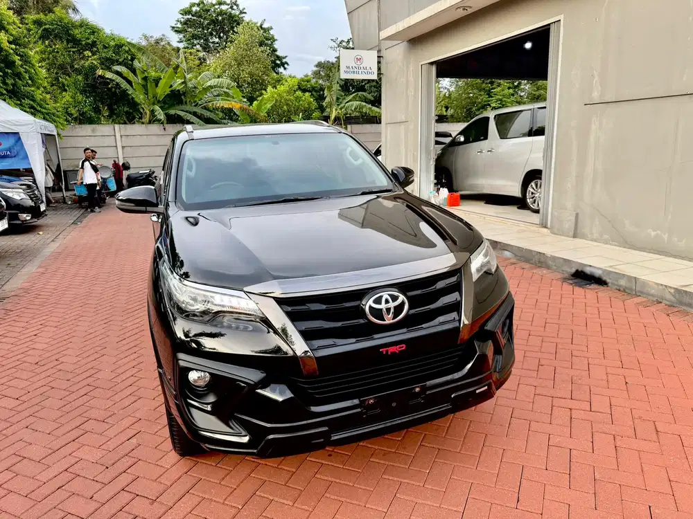 Toyota fortuner VRZ TRD 2.4 diesel 2020 AT attitude black