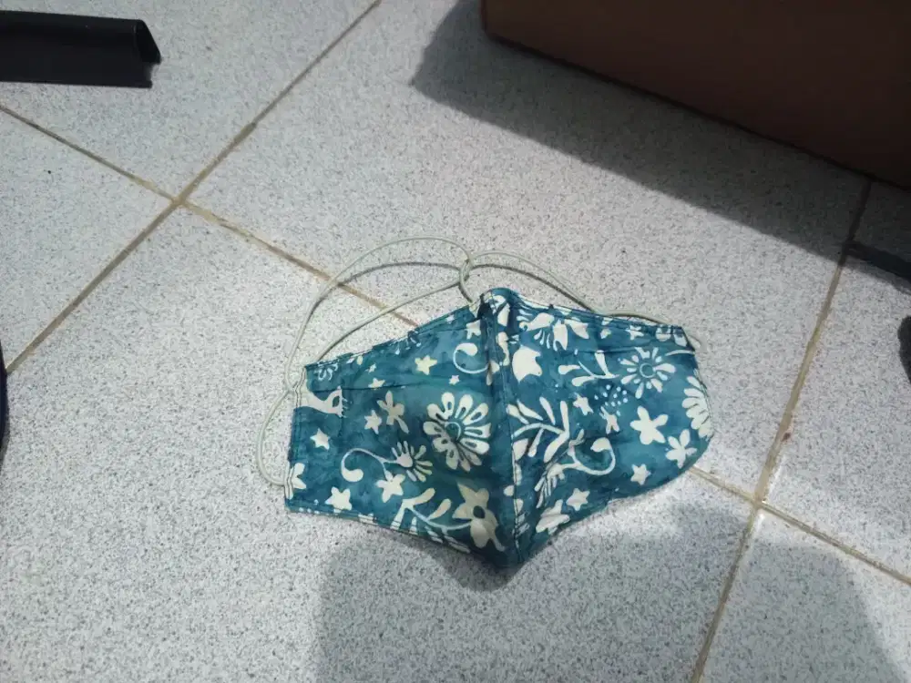 Masker motif Batik