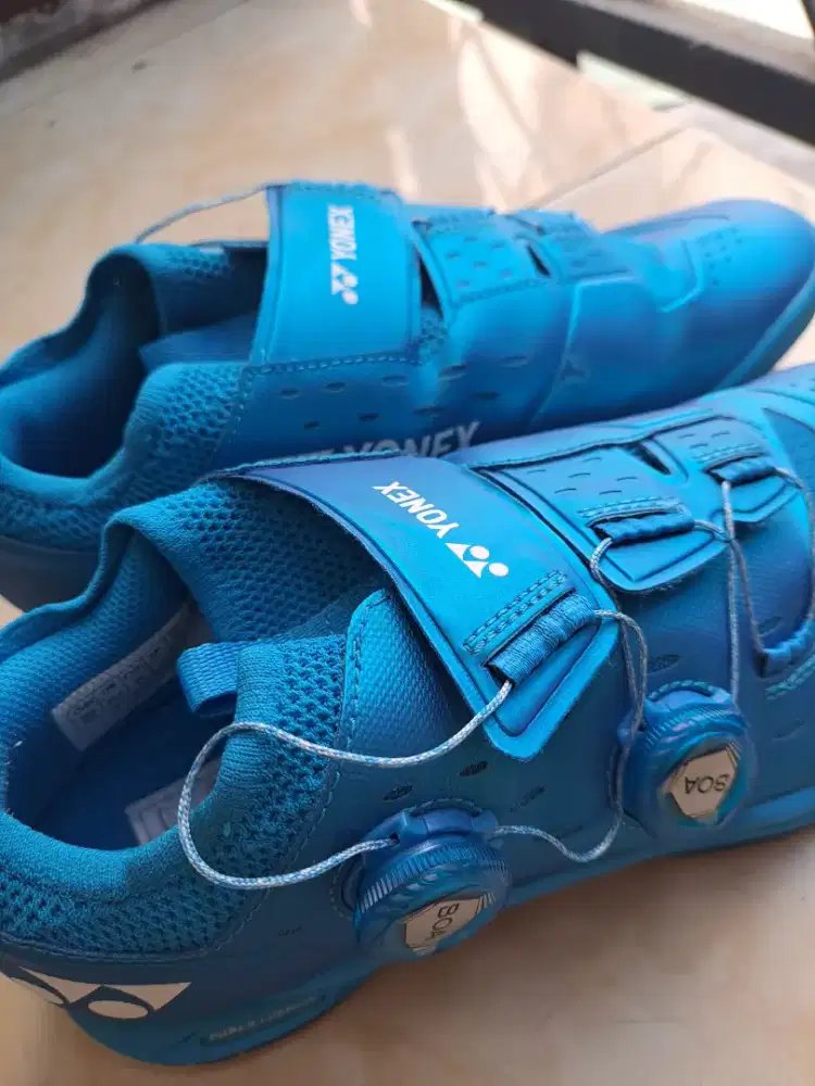 Sepatu bulutangkis yonex infinity 2 ori size 40