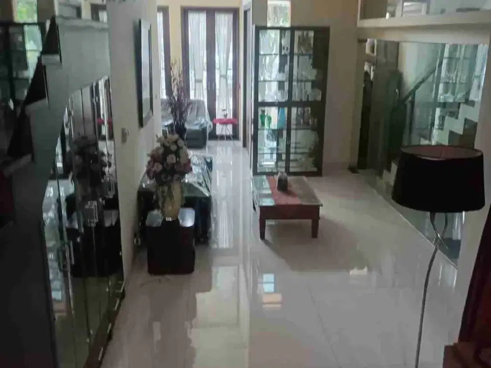 DI JUAL RUMAH MEWAH SIAP HUNI WITH PRIVATE POOL DI KEMANG PRATAMA 3, BEKASI