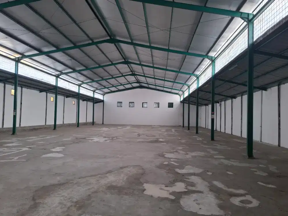 Disewakan gudang LT/LB : 1700/1100m2 Jl. Holis