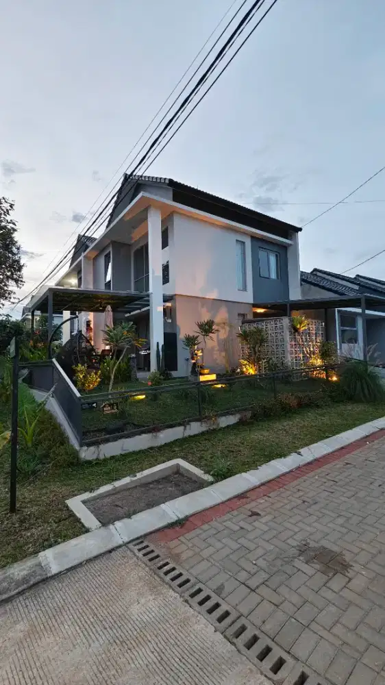 Dijual Rumah 2 Lantai Mewah Modern - Siap Huni - Furnished - SHM
