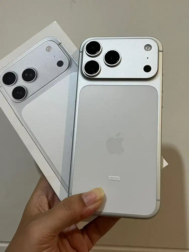 Iphone 17 pro max 256 silver ibox like new