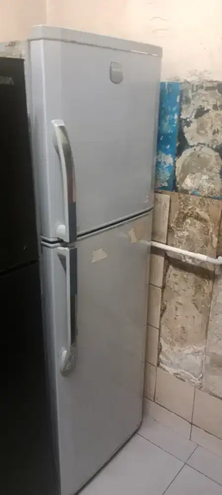 Kulkas 2 pintu LG