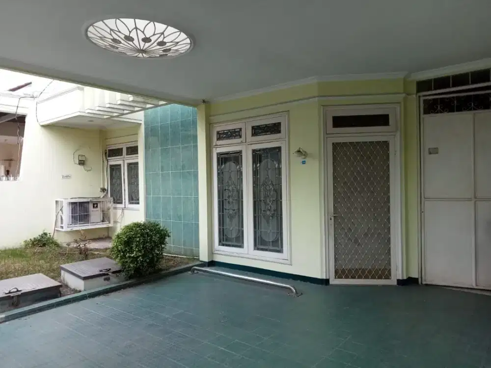 Rumah Tanjungsari Ada pantry dan dapur biasa Atap cor beton