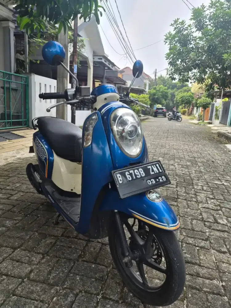 Dijual Honda Scoopy tahun 2015 surat lengkap mesin bagus