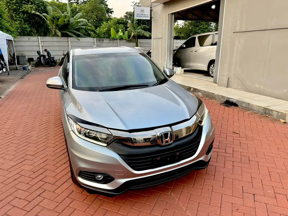 Honda HRV 1.5 E 2020 AT silver metallic