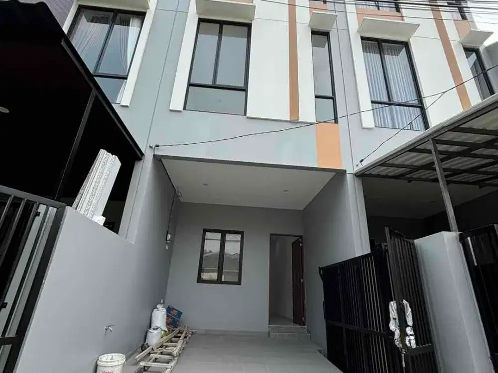 Dijual Rumah 3 lt 4 x 13 m2 di Duri Kepa Tanjung Duren ada 3+1 kt 3 km SHM Hadap selatan unfurnished, carport 1 mobil, row jln 2 mobil, nego, survey yuk