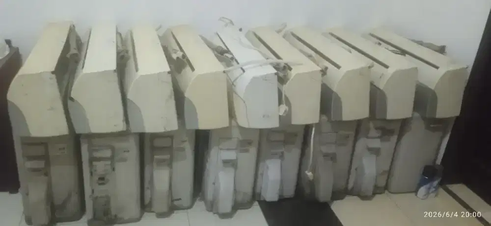 AC Sharp bekas namun sangat bagus