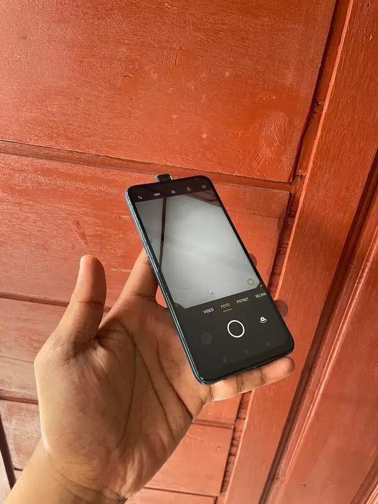 Oppo F11 pro kondisi cantik layar sudah ganti