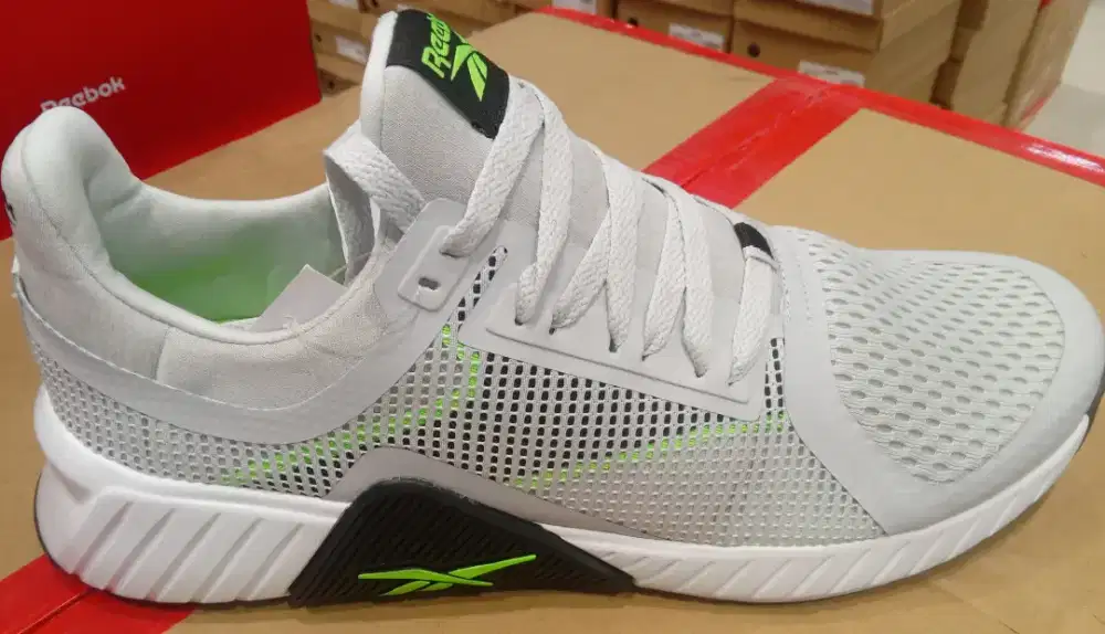 Sepatu Running & Gym