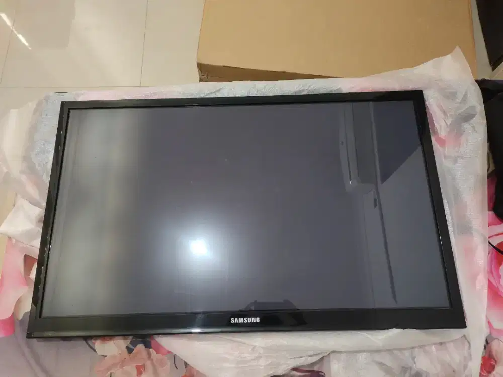 JUAL MURAH  Samsung Crystal UHD 4K Smart TV 43 (Seri CU7000)