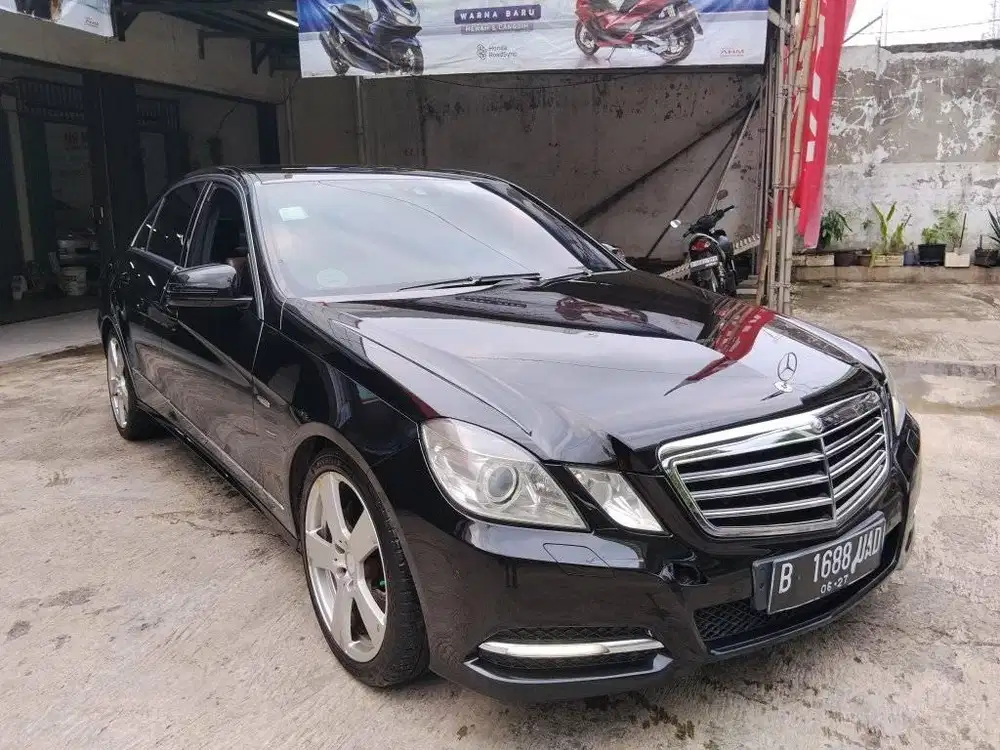 (Harga Cash) Mercedes Benz E 250 Automatic 2012 Hitam.