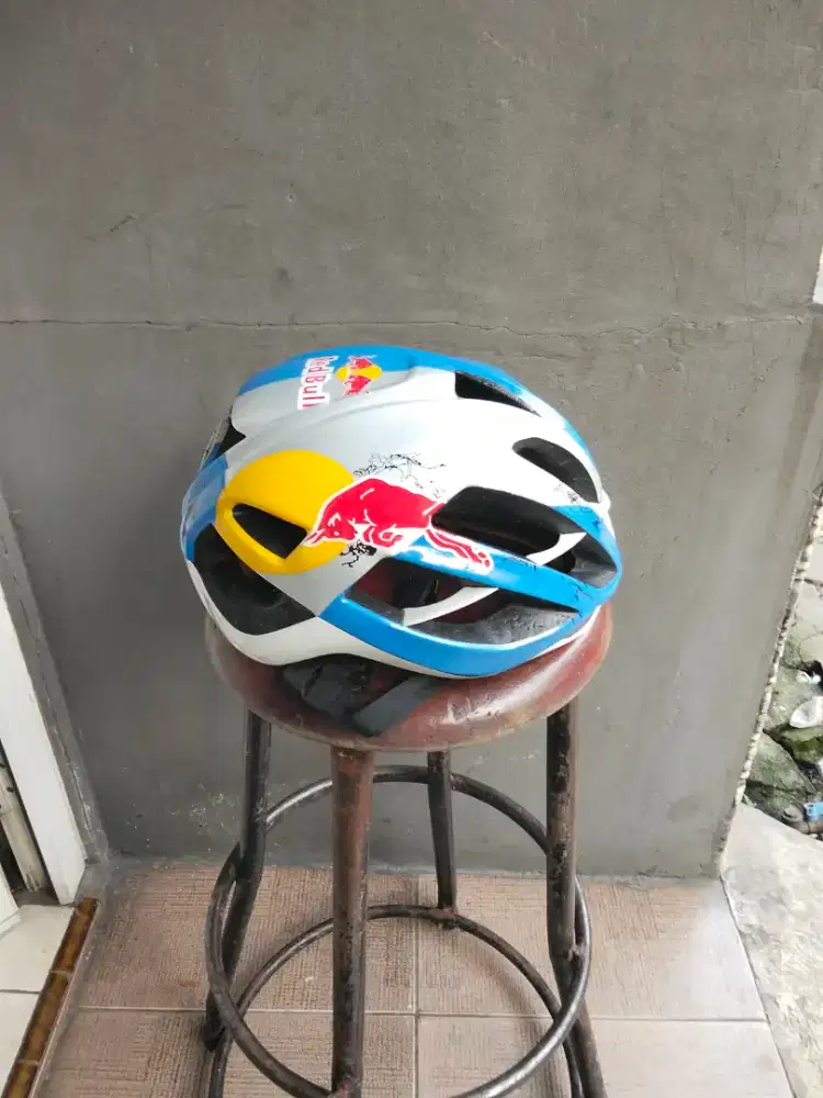 Helm roadbike kask Proton original motif redbull