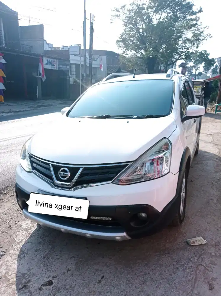 Nissan Livina X-gear AT
