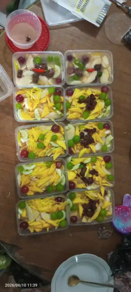 Asinan gula merah dan manisan kiamboy