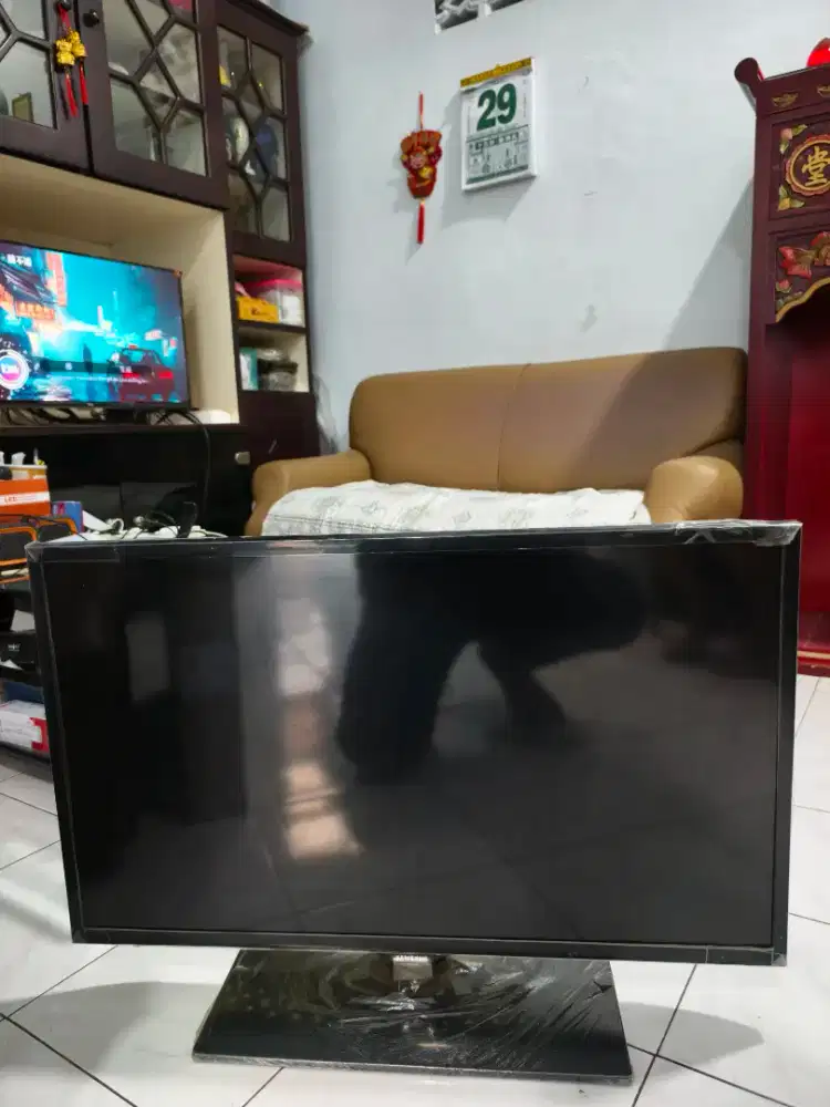 Tv led samsung 32inch bagus normal