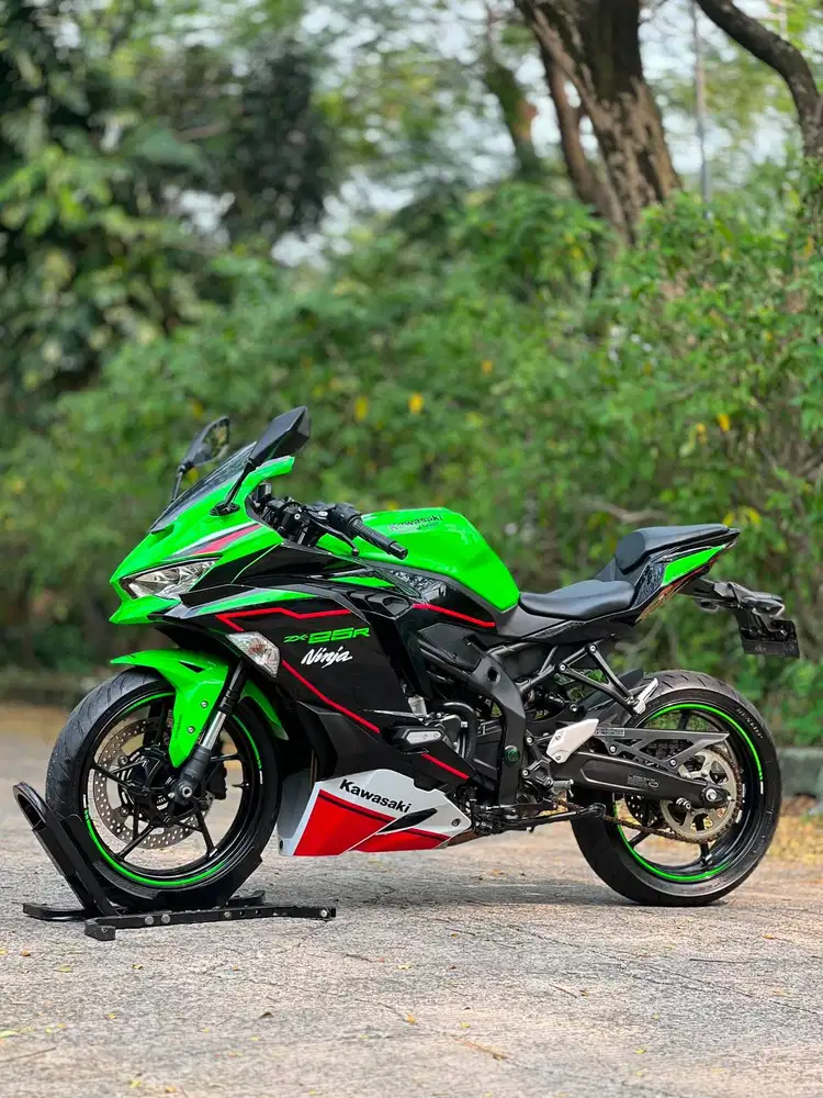 KAWASAKI ZX25R ABS HIJAU 2022 KM 4K PAJAK HIDUP LIKE NEW