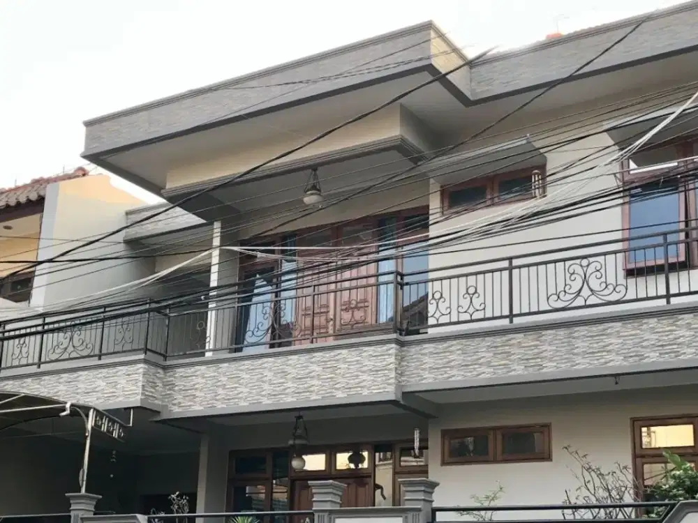 DIJUAL RUMAH APIK 2 LANTAI DI JATICEMPAKA PONDOK GEDE BEKASI