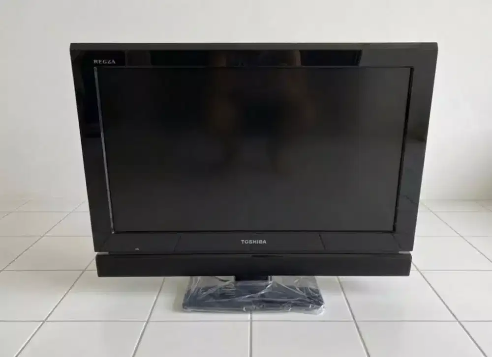 TOSHIBA REGZA 24 inchi tipe PB1E