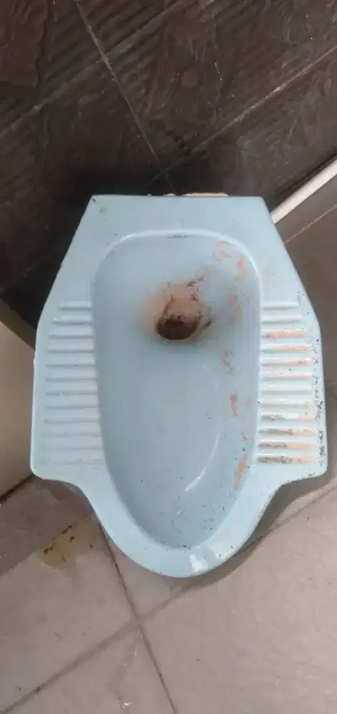 Di jual jongkokan WC merek KIA standar murah meriah yg butuh aja