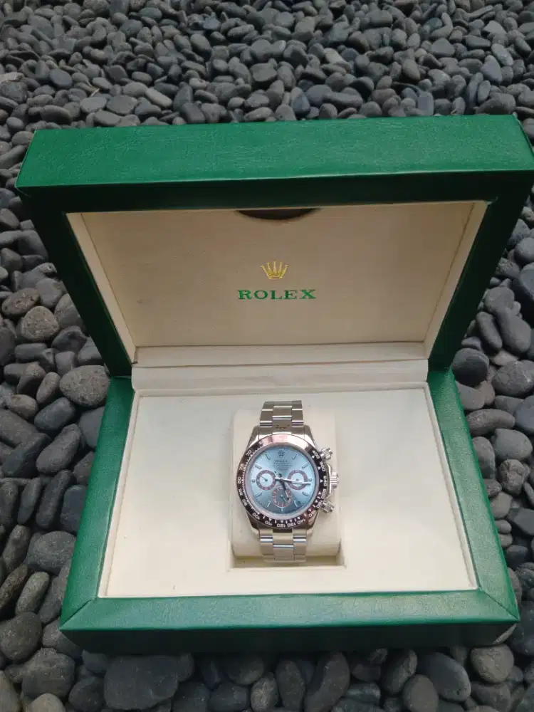 Jam rolex daytona