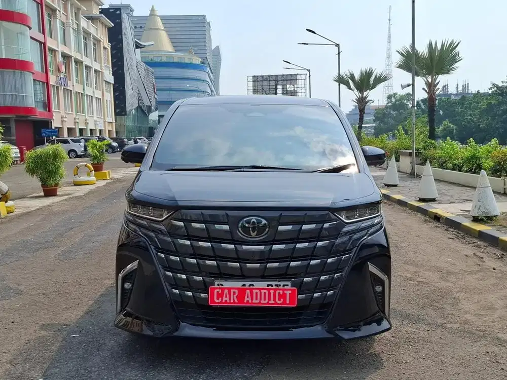 Toyota Alphard Hybrid 1.5 AT  Hitam 2024