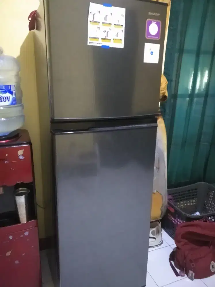 Dijual Kulkas Sharp 2 pintu