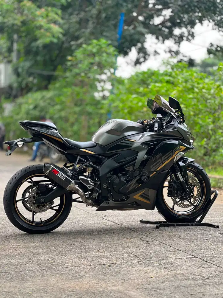 KM 9K AJA! KAWASAKI ZX25R ABS GREY 2022 PAJAK PANJANG SIAP TOURING
