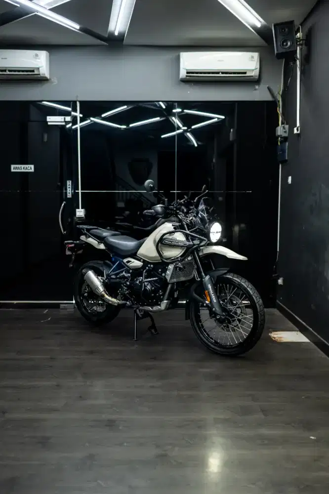 ROYAL ENFIELD HIMALAYAN 452 2025 ADV PACKAGE